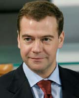 Dimitriy Medvedev Kimdir ? Biyografisi, Hayatı, Eşi, Nereli, Kaç Yaşında, Öldü mü ?